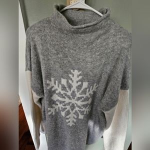 Cupcakes and Cashmere Snowflake Sweater XL Christmas